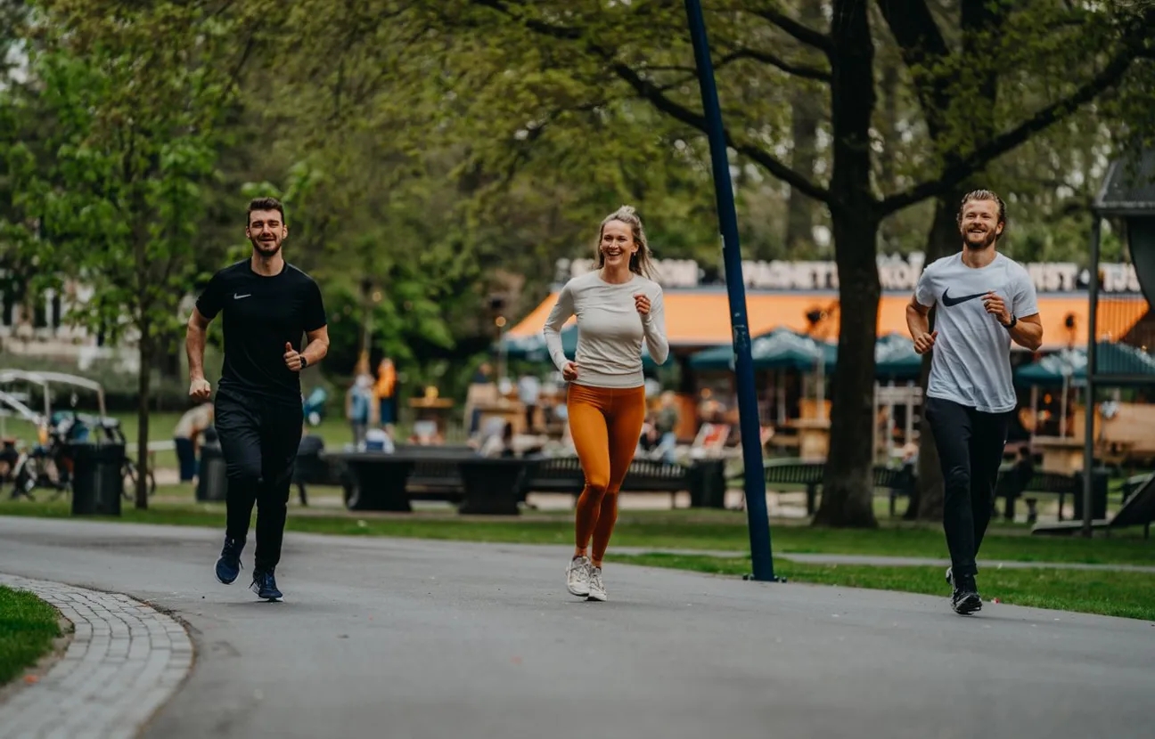 Running people in the park