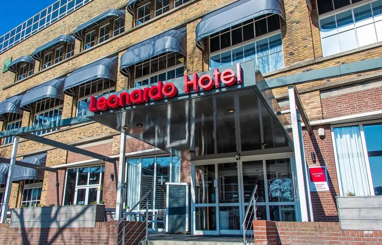 Voorgevel van Leonardo Hotel Breda