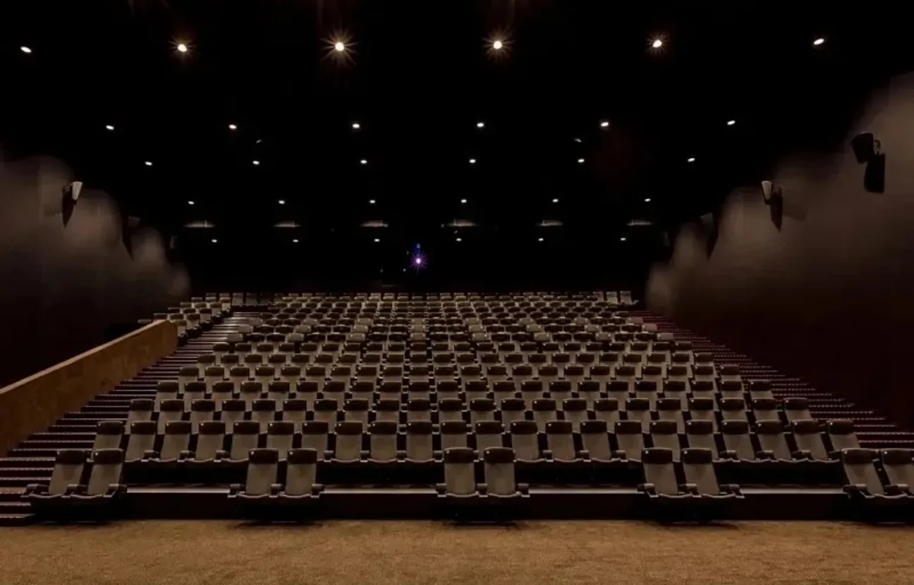 Foto genomen vanaf het podium bij Kinepolis Breda